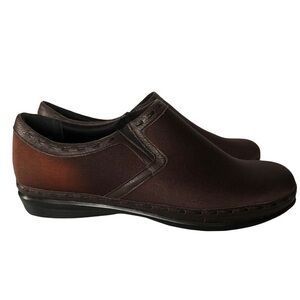Berries By Artrex Slip On Comfort Loafer Brown Size US 11